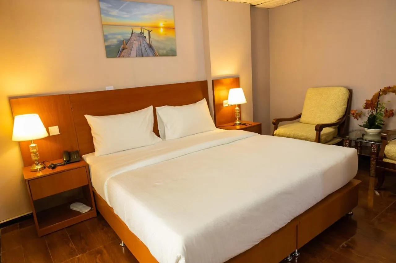 Three 888 Hotel Dubaj