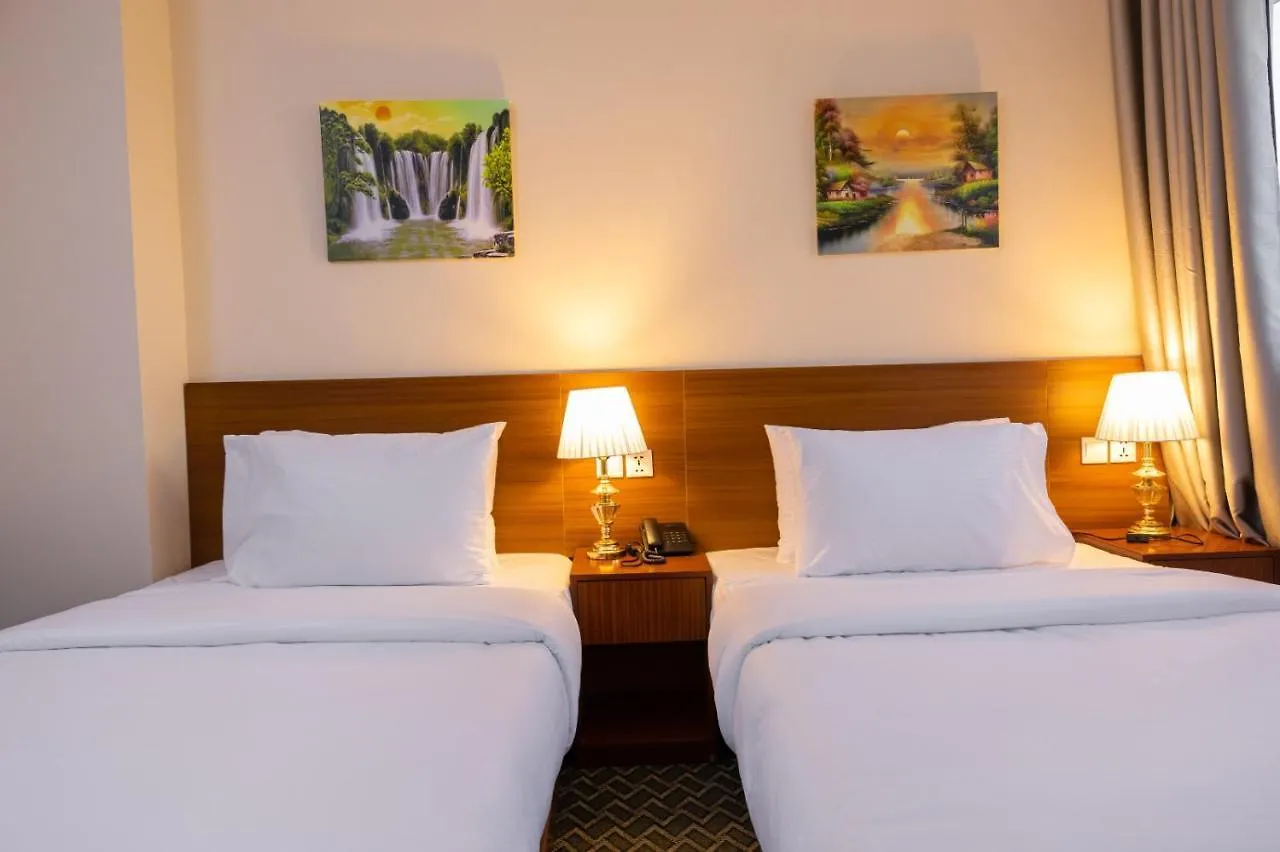 Three 888 Hotel Dubaj 2*,