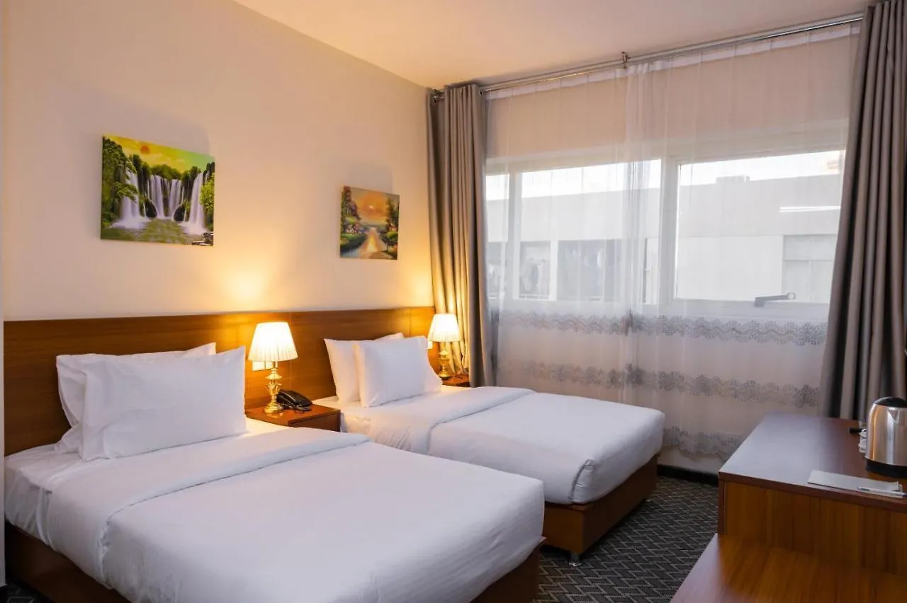 Three 888 Hotel دبي