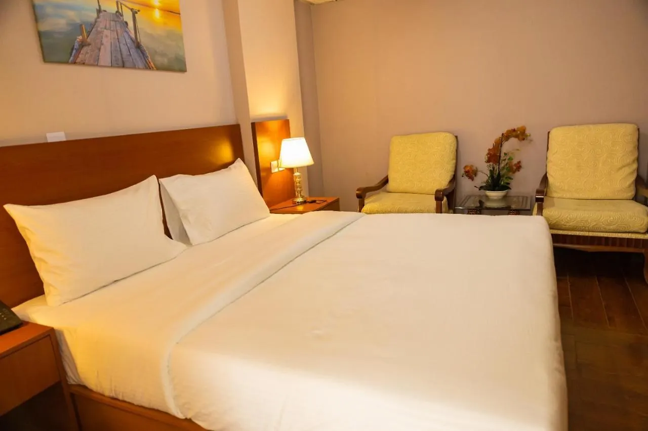 Three 888 Hotel دبي
