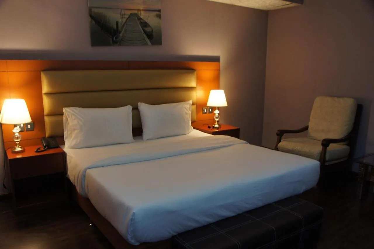 **  Three 888 Hotel دبي الإمارات العربية المتحدة