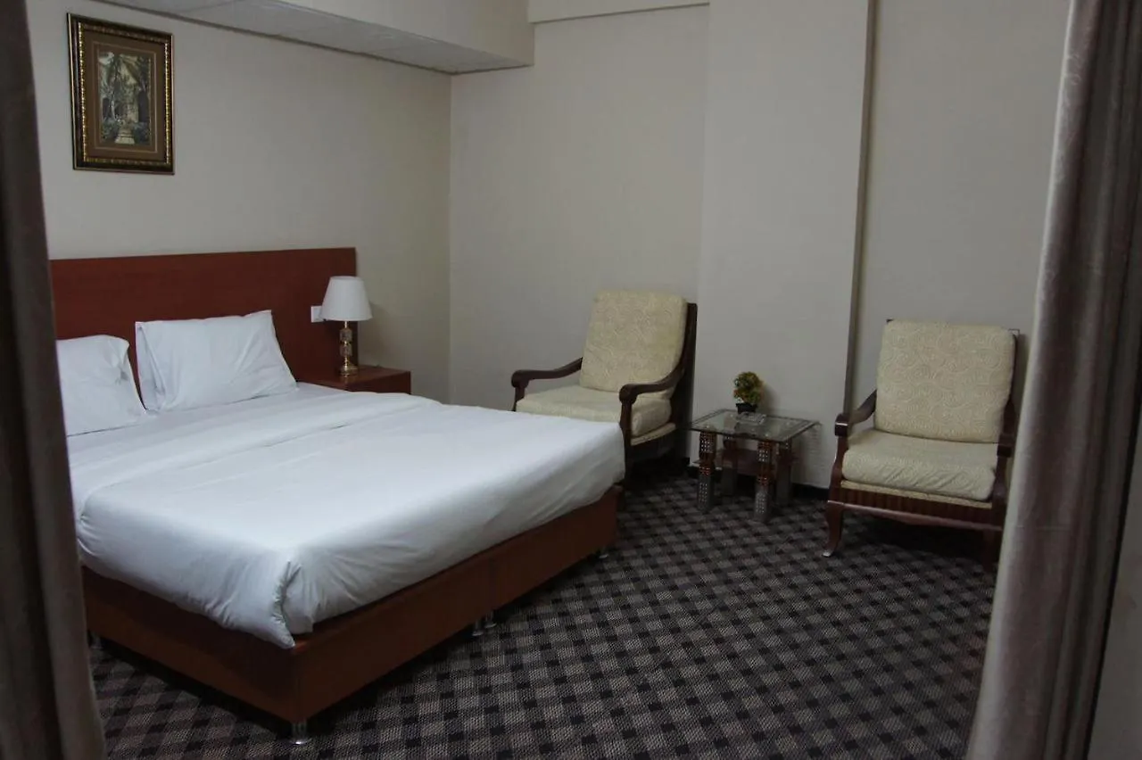 Three 888 Hotel دبي