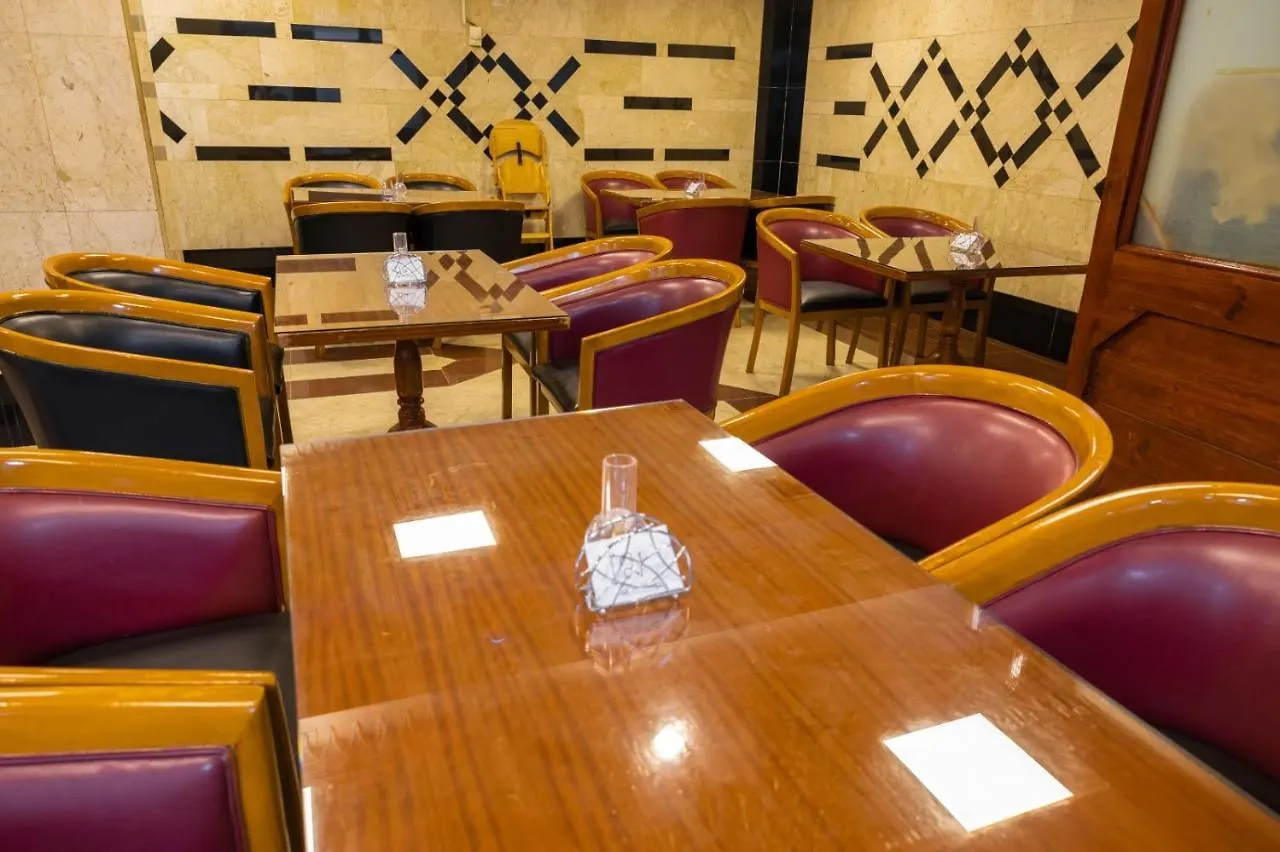 Three 888 Hotel Дубай